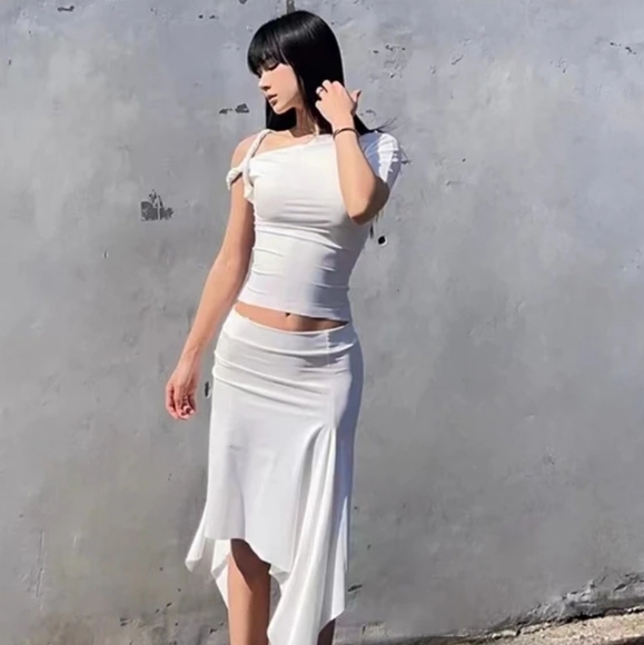 K. Jenner Knotted Sleeve Top NWT - Picture 4 of 13